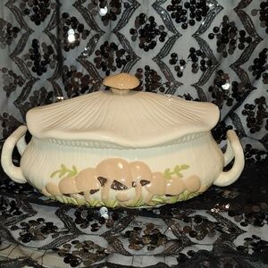 🍄 Vintage ARNEL’S Ceramic Mushroom Design Covered Casserole Dish So…